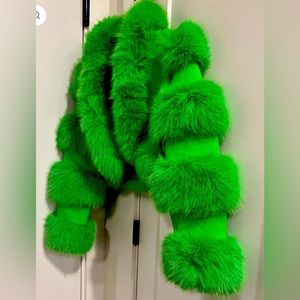 Show Stopper Green faux fur coat Size L NWT